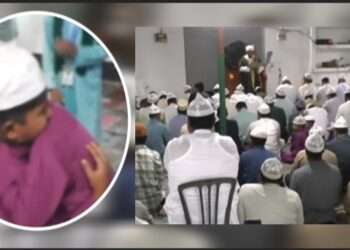 বৃষ্টির মধ্যেই নারায়ণগঞ্জে ভিন্ন দিনে ঈদের জামাত