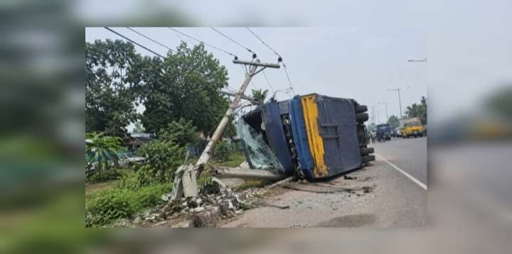 ঢাকা-চট্টগ্রাম মহাসড়কে দুর্ঘটনা, ঘটনাস্থলেই চালকের মৃত্যু