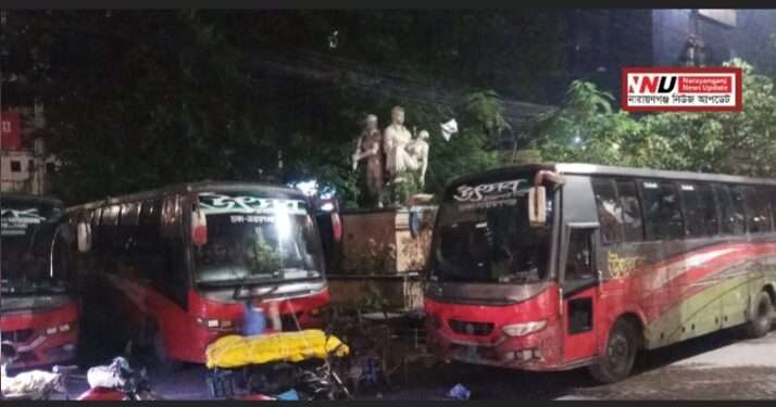 ভাস্কর্য সরানোর তোড়জোড়, বাসস্ট্যান্ডে নীরবতা